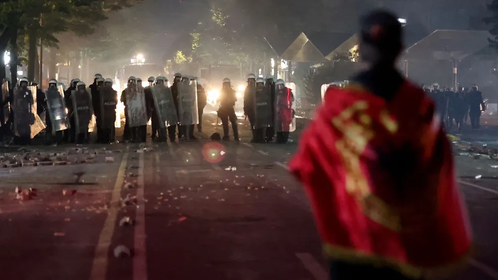 Proteste in Albanien eskalieren – Demonstrierende fordern Ramas Rücktritt